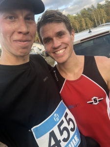 Jag och segraren Linus H som springer för Sävedalen men är bördig från Gnosjö.